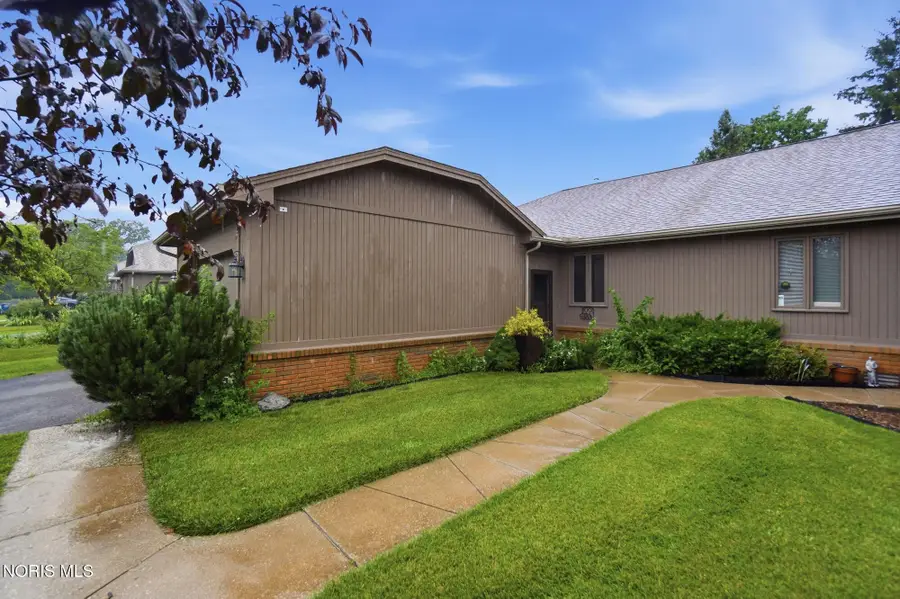 7 Meadowpond Drive, Perrysburg, OH 43551 - #3