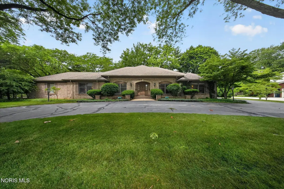 2043 Whitehall Road, Ottawa Hills, OH 43606 - #1