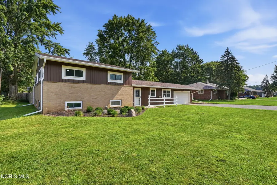 1220 6th Street, Findlay, OH 45840 - #2