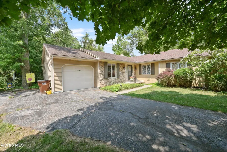 3241 Woodbrook Road, Toledo, OH 43617 - #2