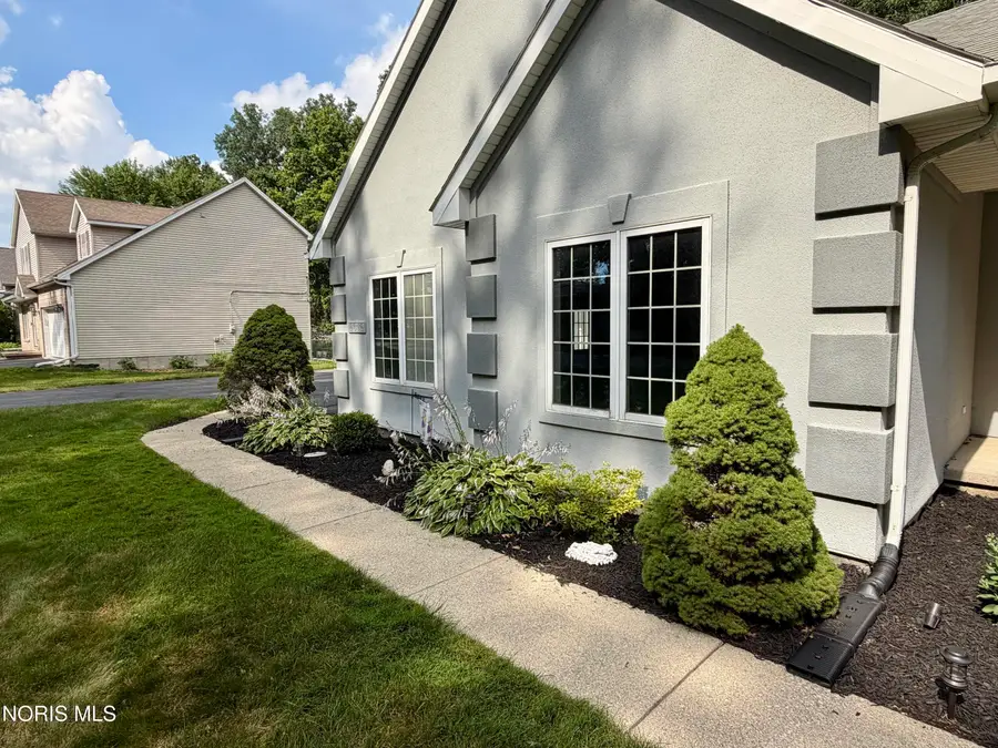 2312 Ronaldo Road, Toledo, OH 43615 - #3