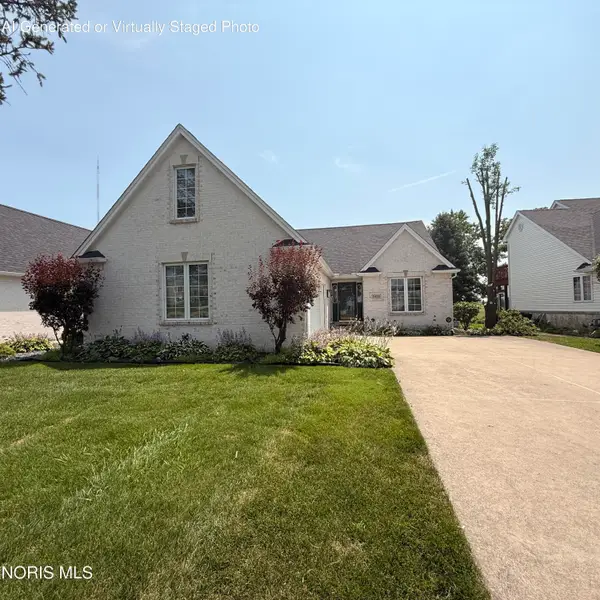 5438 Bayshore Road, Oregon, OH 43616