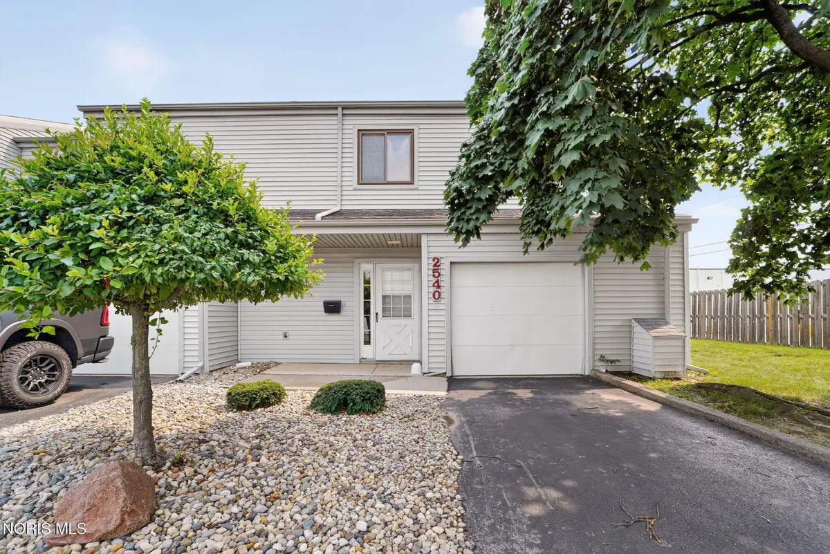 2540 W Village Drive, Toledo, OH 43614 - #1