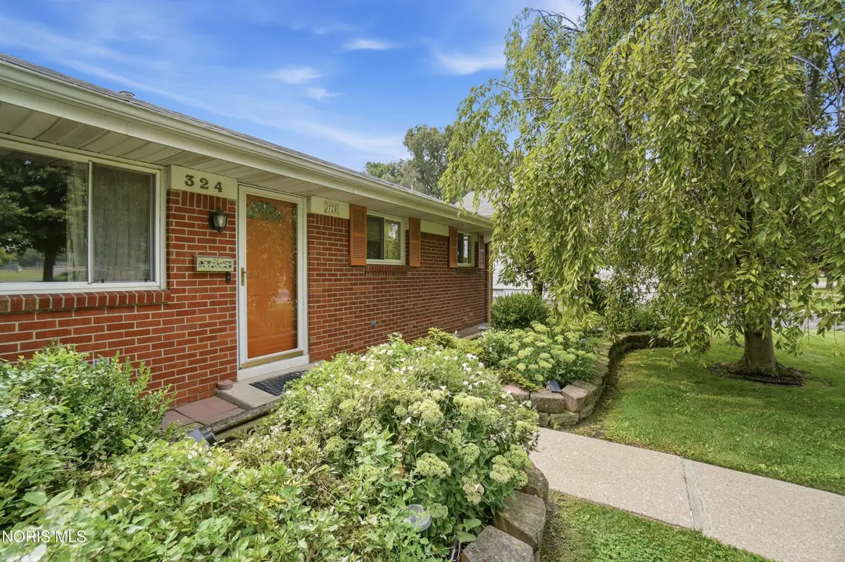 324 Sackett Street, Maumee, OH 43537 - #1