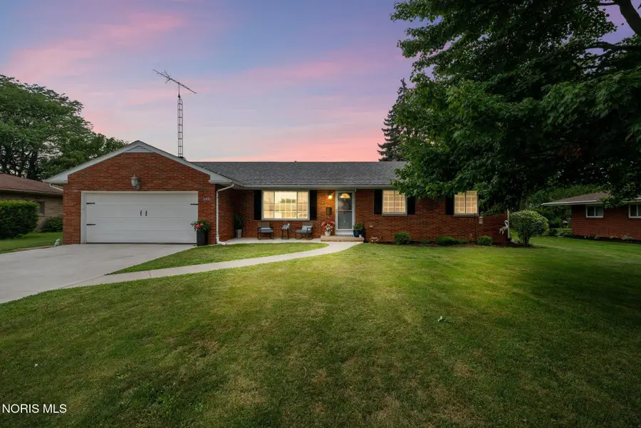 305 Parkview Drive, Walbridge, OH 43465 - #2