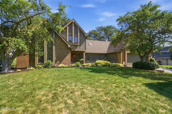 6122 Henthorne Drive, Maumee, OH 43537