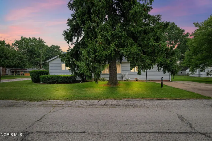 112 Warner Street, Walbridge, OH 43465 - #3