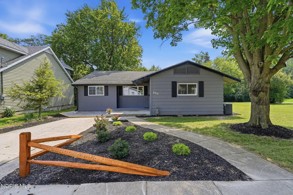 888 Lincoln Avenue, Fostoria, OH 44830 - #1
