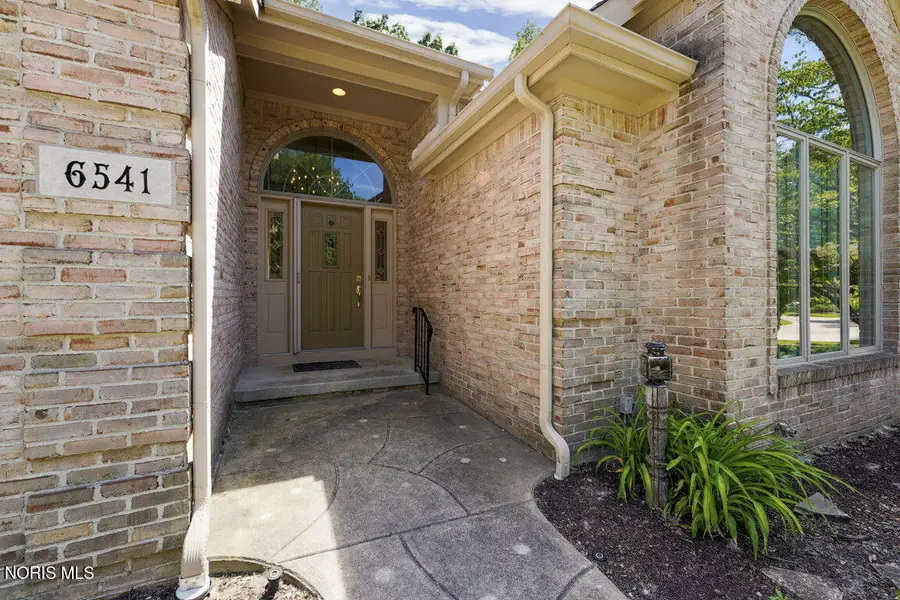 6541 Carrietowne Court, Toledo, OH 43615 - #2