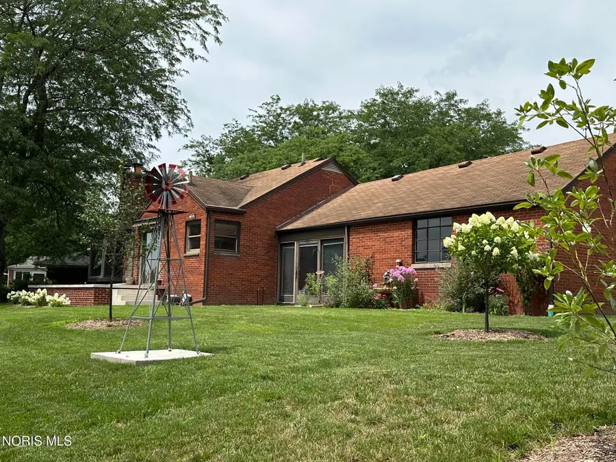 6411 Hilltop Lane, Maumee, OH 43537 - #2