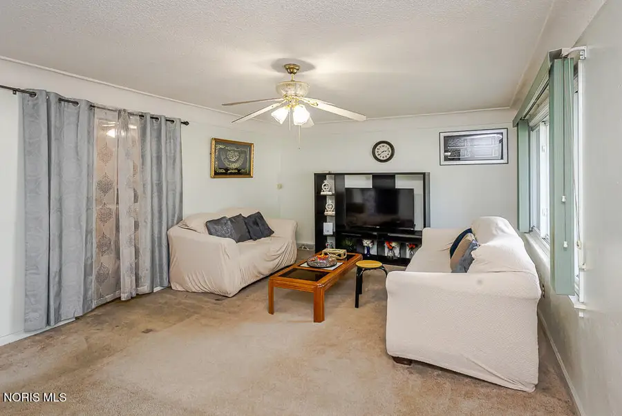 5204 Silvertown Drive, Sylvania, OH 43560 - #3