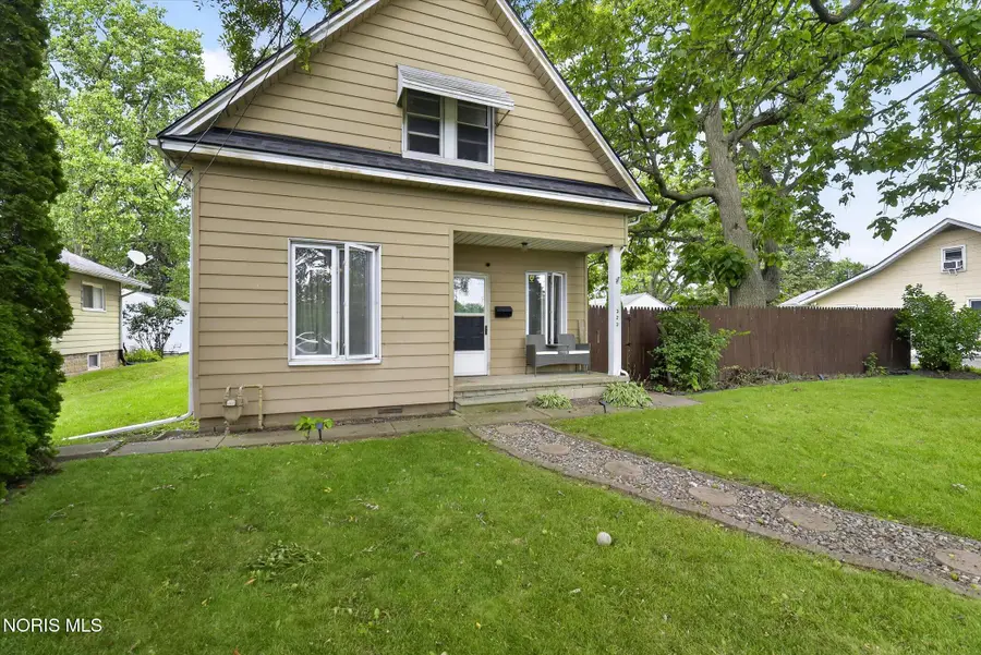 323 S Main Street, Walbridge, OH 43465 - #2
