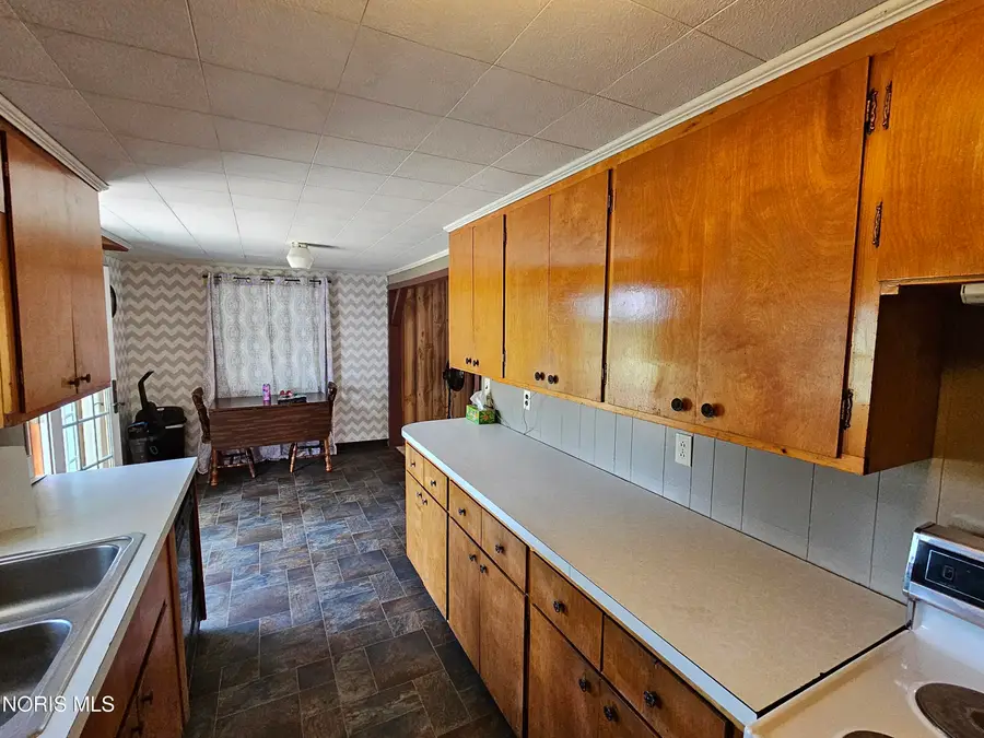 121 W South Street, Kirby, OH 43330 - #3