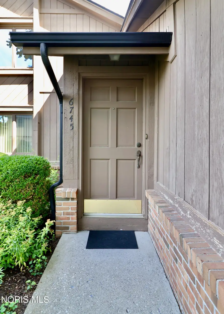 6745 5th Avenue, Sylvania, OH 43560 - #3