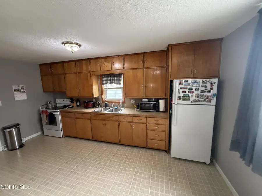 4 House College Rental Pk, Findlay, OH 45840 - #3