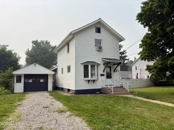 208 Lawrence Street, Bellevue, OH 44811