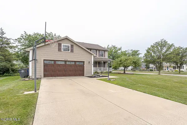 2376 Mckinley Drive, Perrysburg, OH 43551