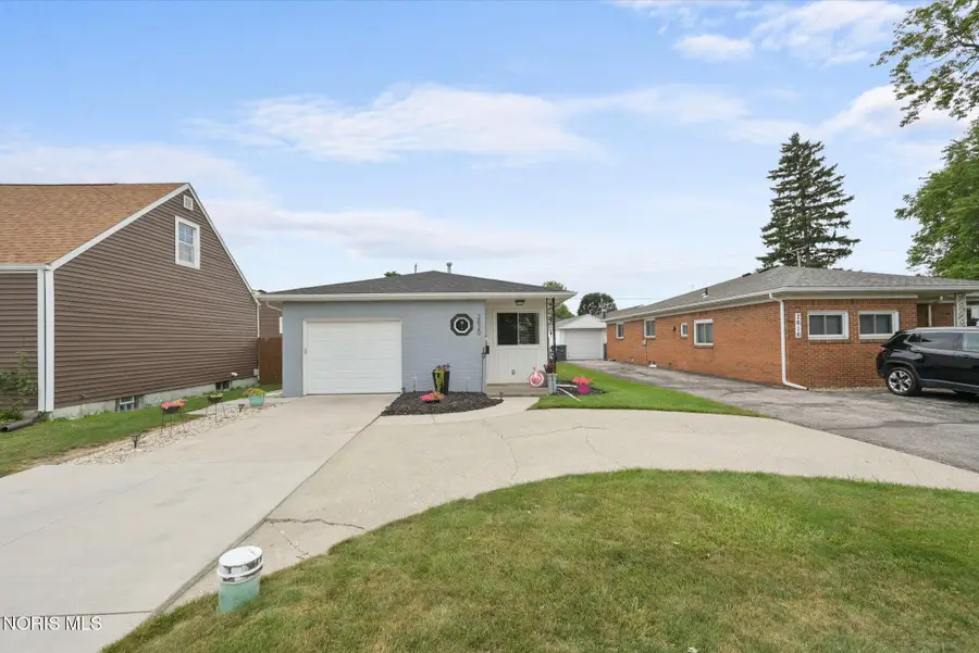 2620 124th Street, Toledo, OH 43611 - #3