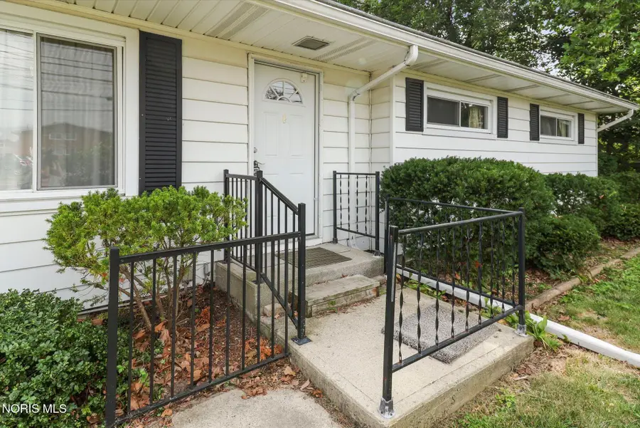 1430 Clough Street, Bowling Green, OH 43402 - #3
