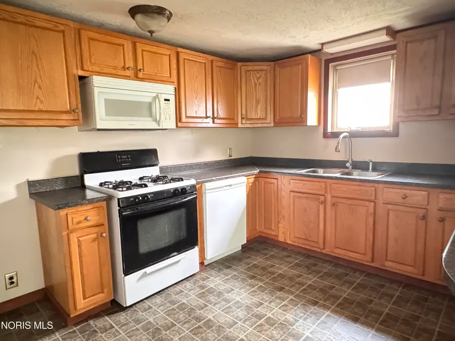 712 Daggett Avenue, Napoleon, OH 43545 - #3