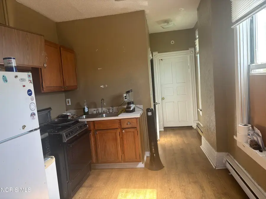 902 N Huron Street, Toledo, OH 43604 - #2