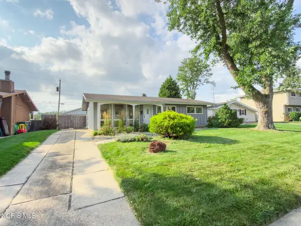 1001 Village Trail Road, Maumee, OH 43537