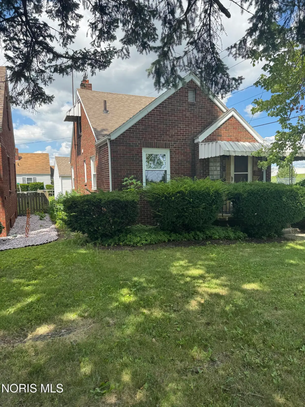 1602 Glenross Boulevard, Oregon, OH 43616 - #1