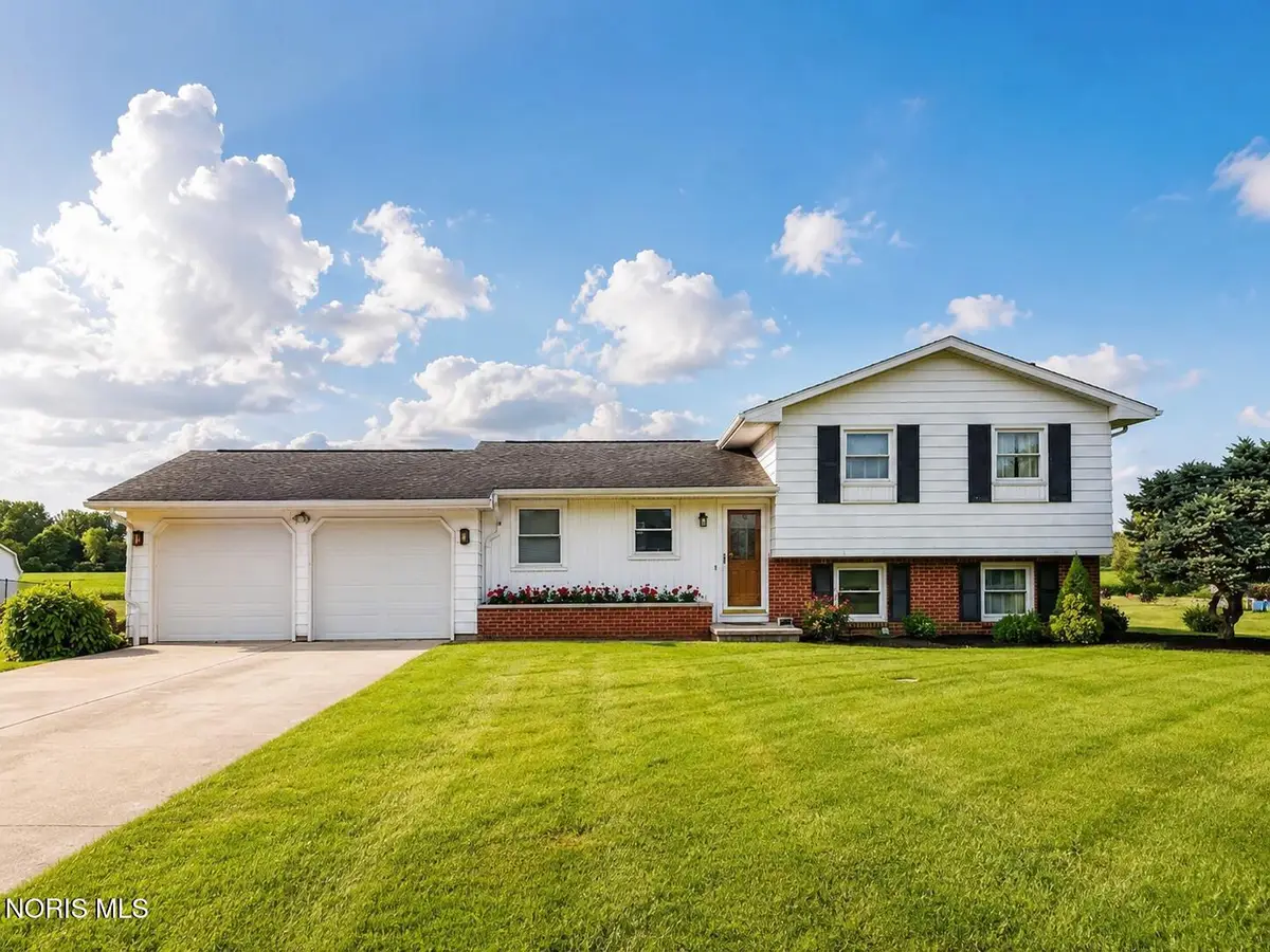 10721 Crestview Drive, Fostoria, OH 44830 - #1