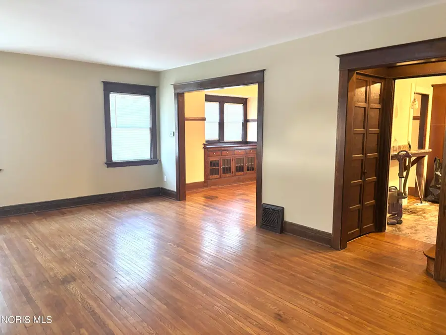 3036 Parkwood Avenue, Toledo, OH 43610 - #3