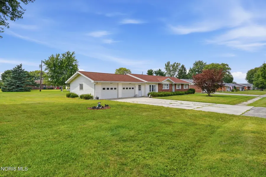 205 Beechwood Drive, Tiffin, OH 44883 - #3