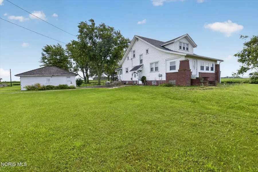 19600 Dunbridge Road, Bowling Green, OH 43402 - #2