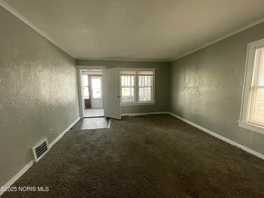1725 Brussels Street, Toledo, OH 43613 - #3