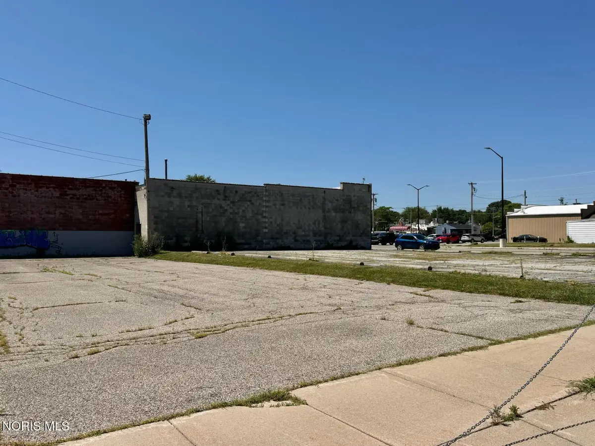 208 E Butler Street, Bryan, OH 43506 - #1