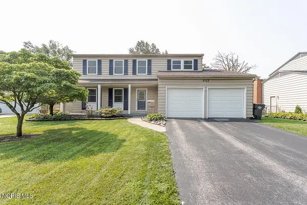 642 Stacey Lane, Maumee, OH 43537