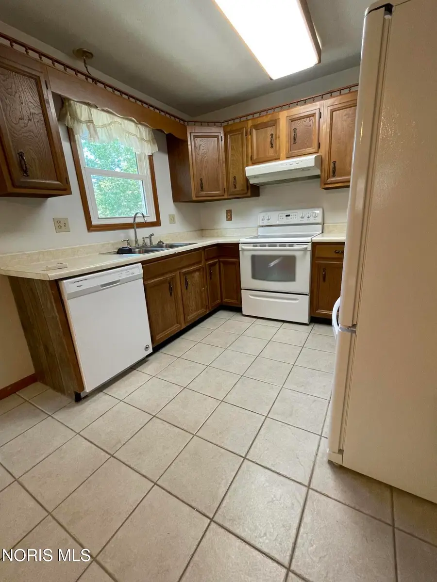 419 Lawndale Drive, Bryan, OH 43506 - #2