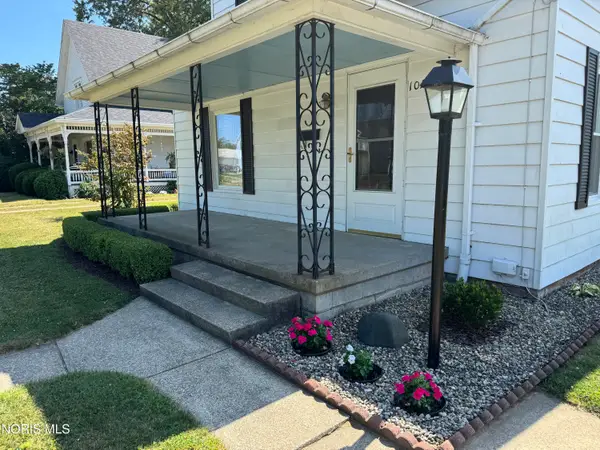 1029 N Perry Street, Napoleon, OH 43545