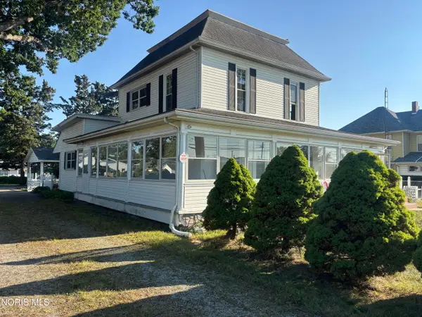 218 Chestnut Street, Swanton, OH 43558