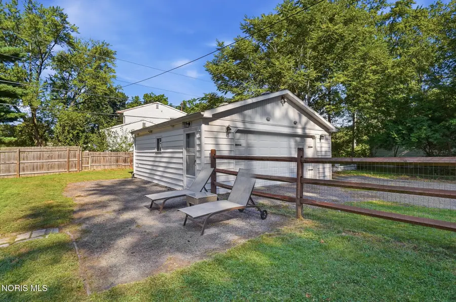 2401 Vaness Drive, Toledo, OH 43615 - #2