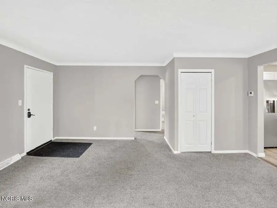 5240 Silvertown Drive, Sylvania, OH 43560 - #2