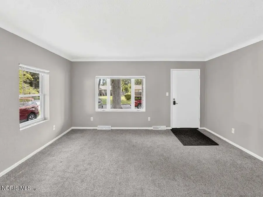 5240 Silvertown Drive, Sylvania, OH 43560 - #3