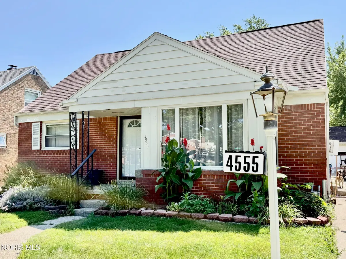 4555 S May Avenue, Toledo, OH 43614 - #1