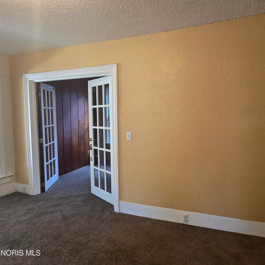 907 Holgate Avenue, Defiance, OH 43512 - #3
