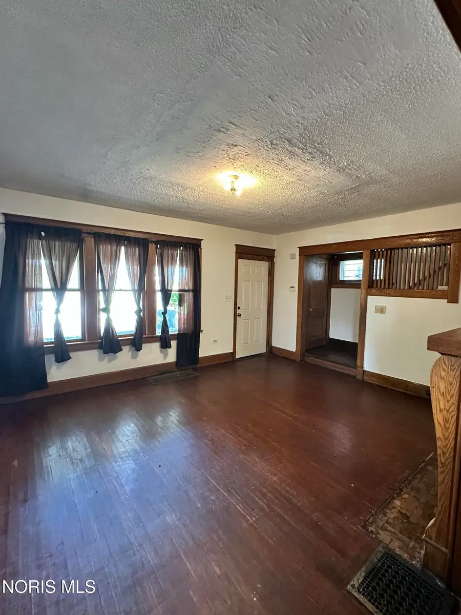 1051 Pinewood Avenue, Toledo, OH 43607 - #3