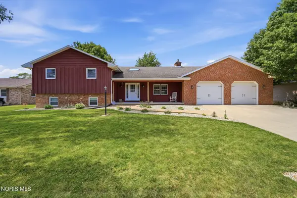 578 N Angela Drive, Fostoria, OH 44830