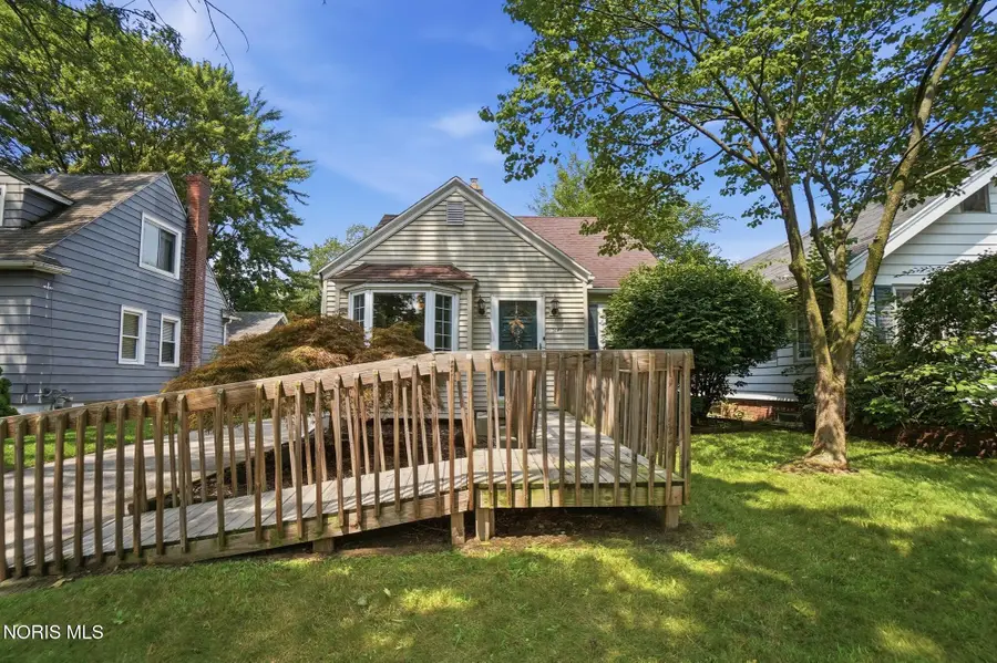 3807 Sherbrooke Road, Toledo, OH 43613 - #2