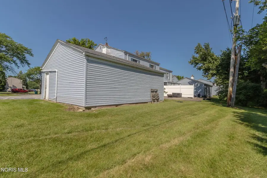 3722 Lakepointe Drive, Northwood, OH 43619 - #3