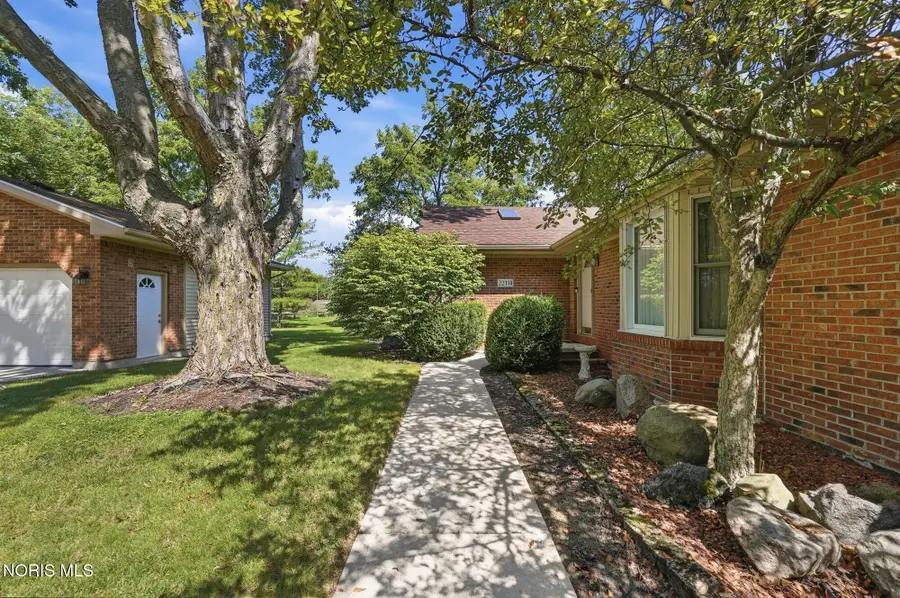 22114 Haskins Road, Bowling Green, OH 43402 - #3