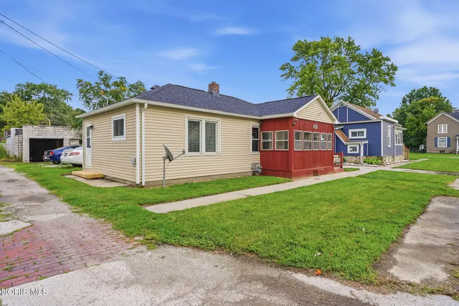 516 Maple Street, Fostoria, OH 44830 - #3