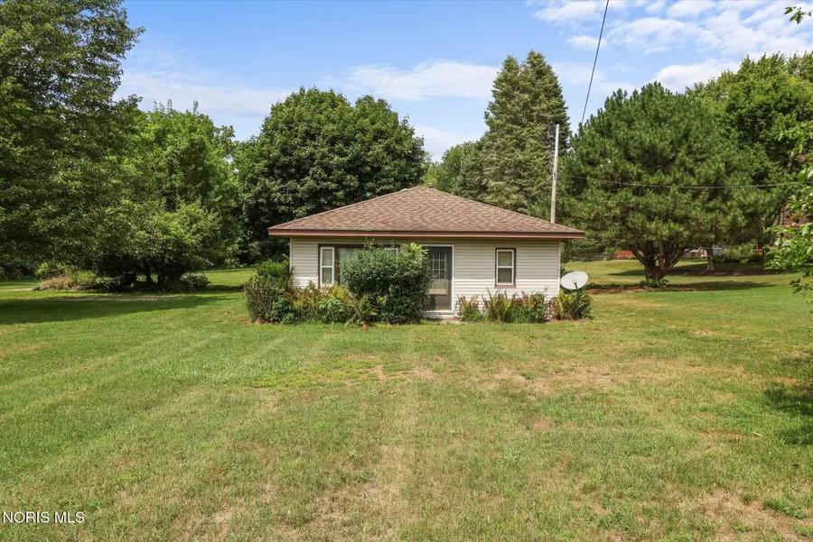 882 Sand Ridge Road, Bowling Green, OH 43402 - #2