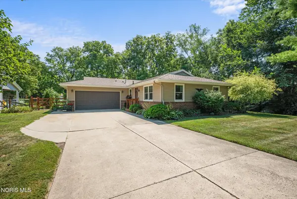 6521 Oakbrook Drive, Whitehouse, OH 43571
